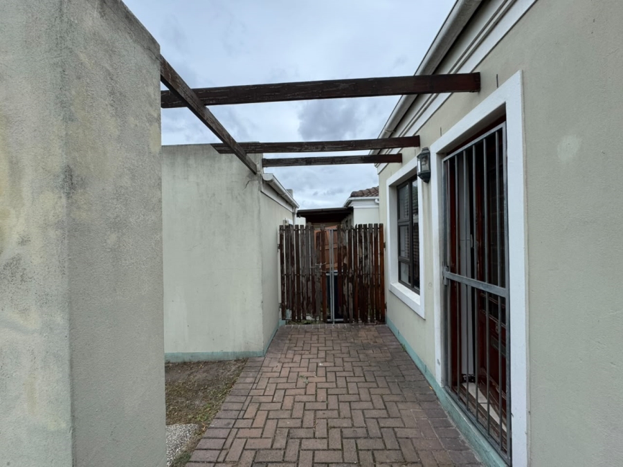 To Let 2 Bedroom Property for Rent in Stellendale Western Cape